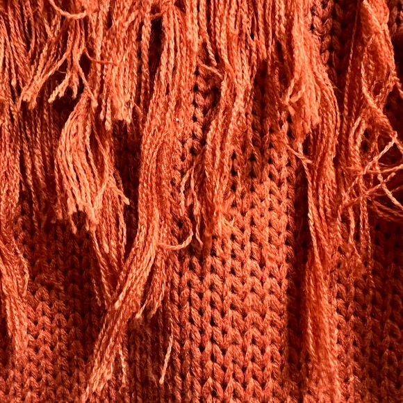 UMGEE fringe boho sweater Large NWOT - Picture 3 of 3
